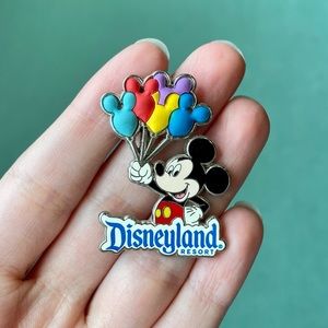 5/$25 Disneyland Pin